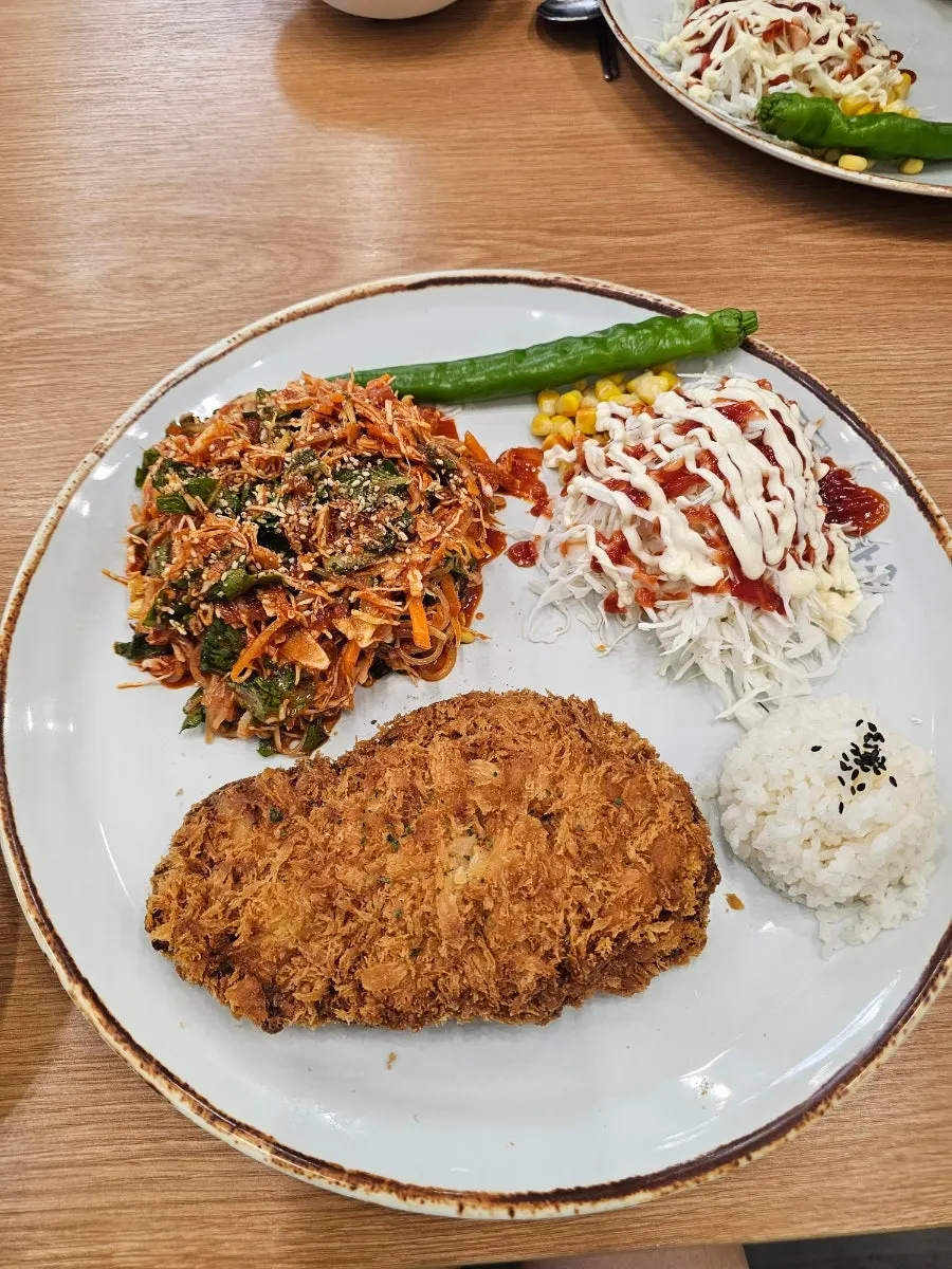 음식을 가져다주는 서빙 로봇