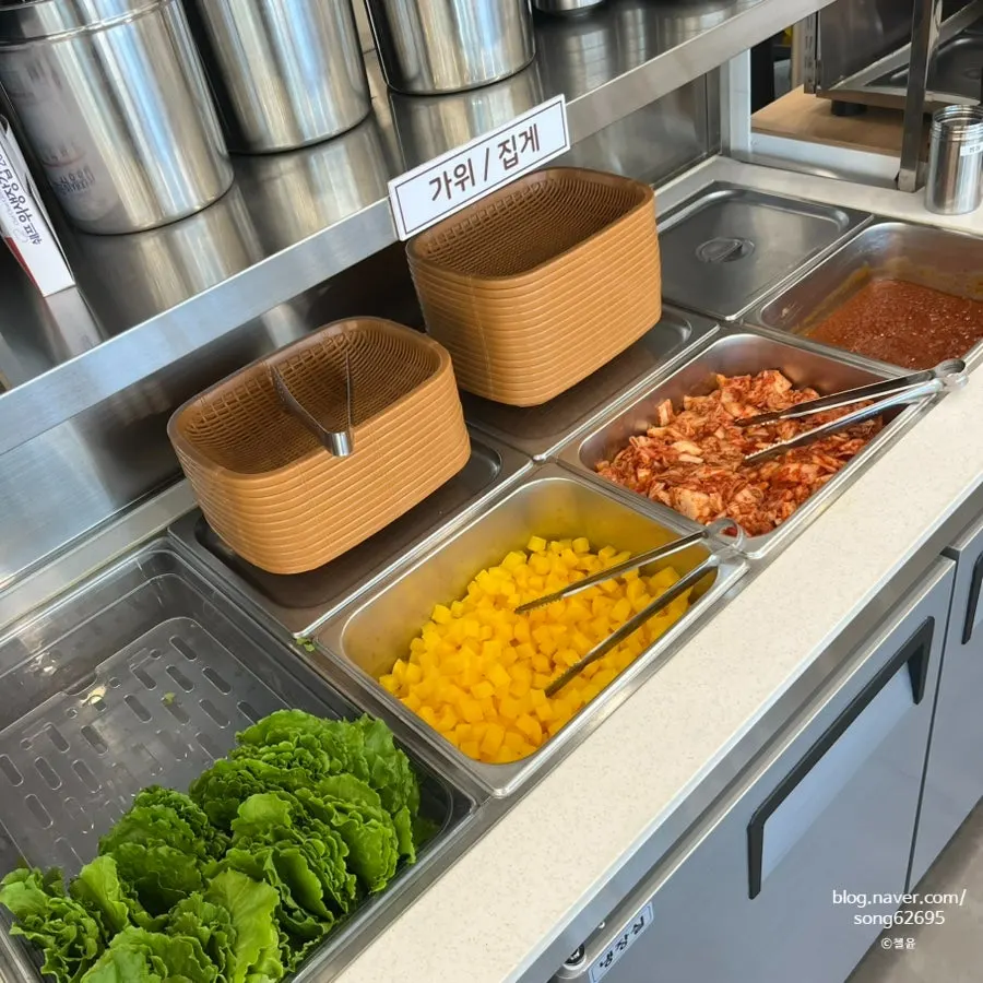 Wide self-bar at Jinsim King Donkatsu Pyeongdong Branch