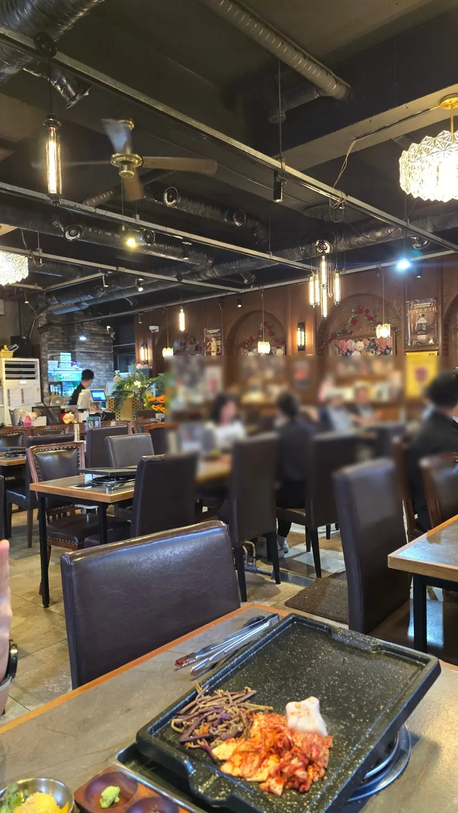 Dining hall atmosphere at Jipbul Taebaek Dongtan Flagship Branch