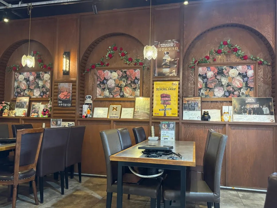 Interior of Jipbul Taebaek Dongtan Flagship Branch with wide table spacing
