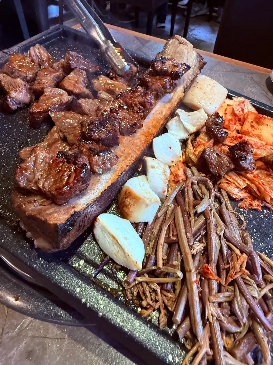 Side dishes served alongside the meat