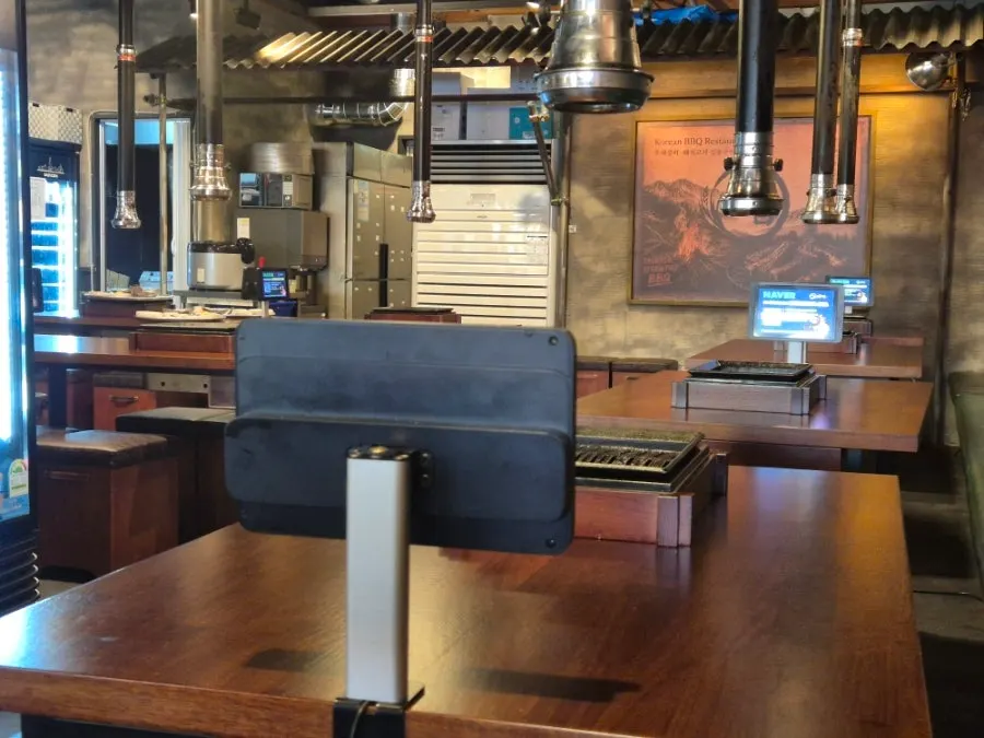 Dining hall at Jipbul Taebaek Ingye Branch with wide seating spacing
