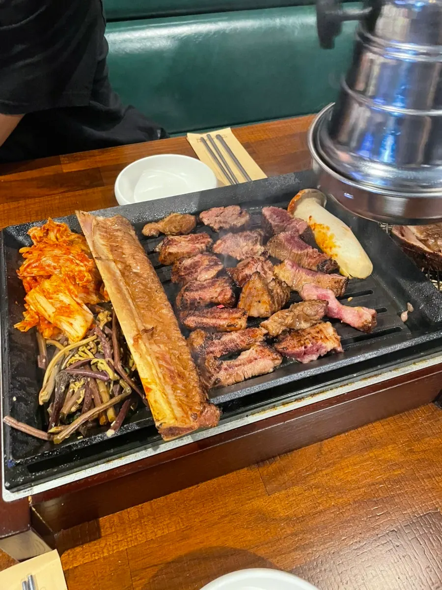 먹기 좋게 잘라준 양념 우대갈비