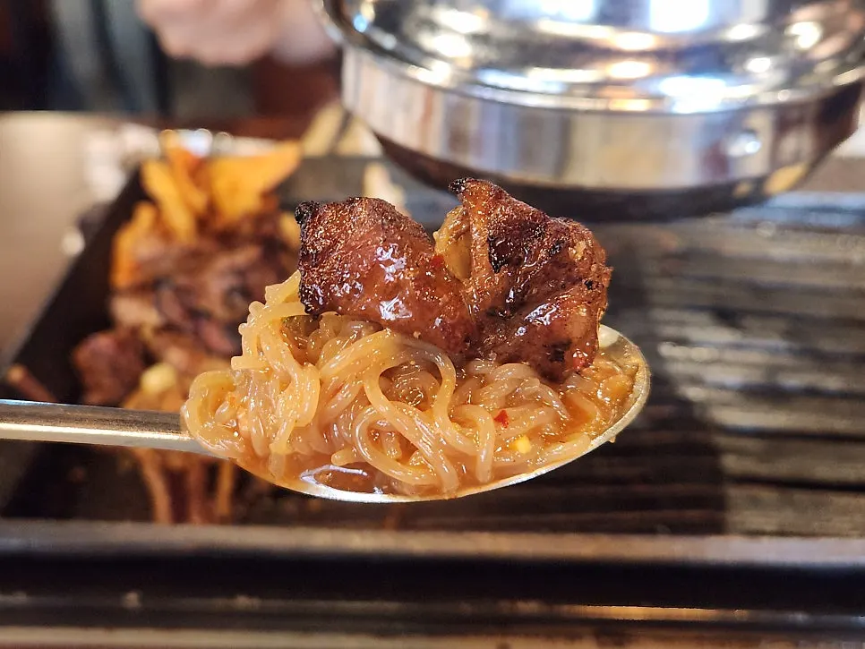 Galbisal and buckwheat bibim naengmyeon combo