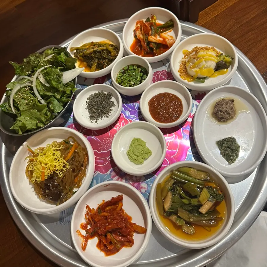 Basic banchan spread at Jipbul Taebaek