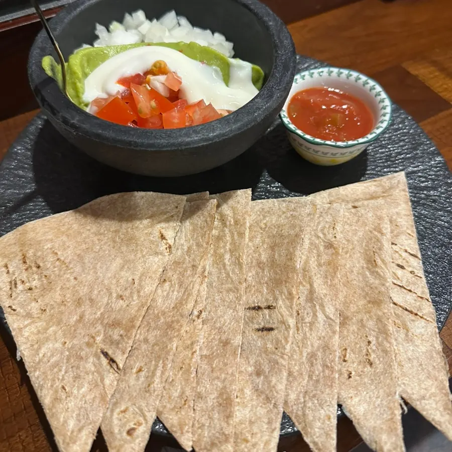 Plate of guacamole tortilla