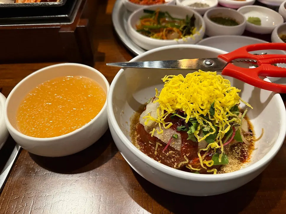 함께 주문한 비빔냉면