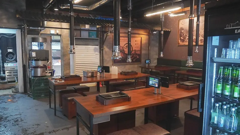 Menu information featuring the premium prime ribs at Jipbul Taebaek