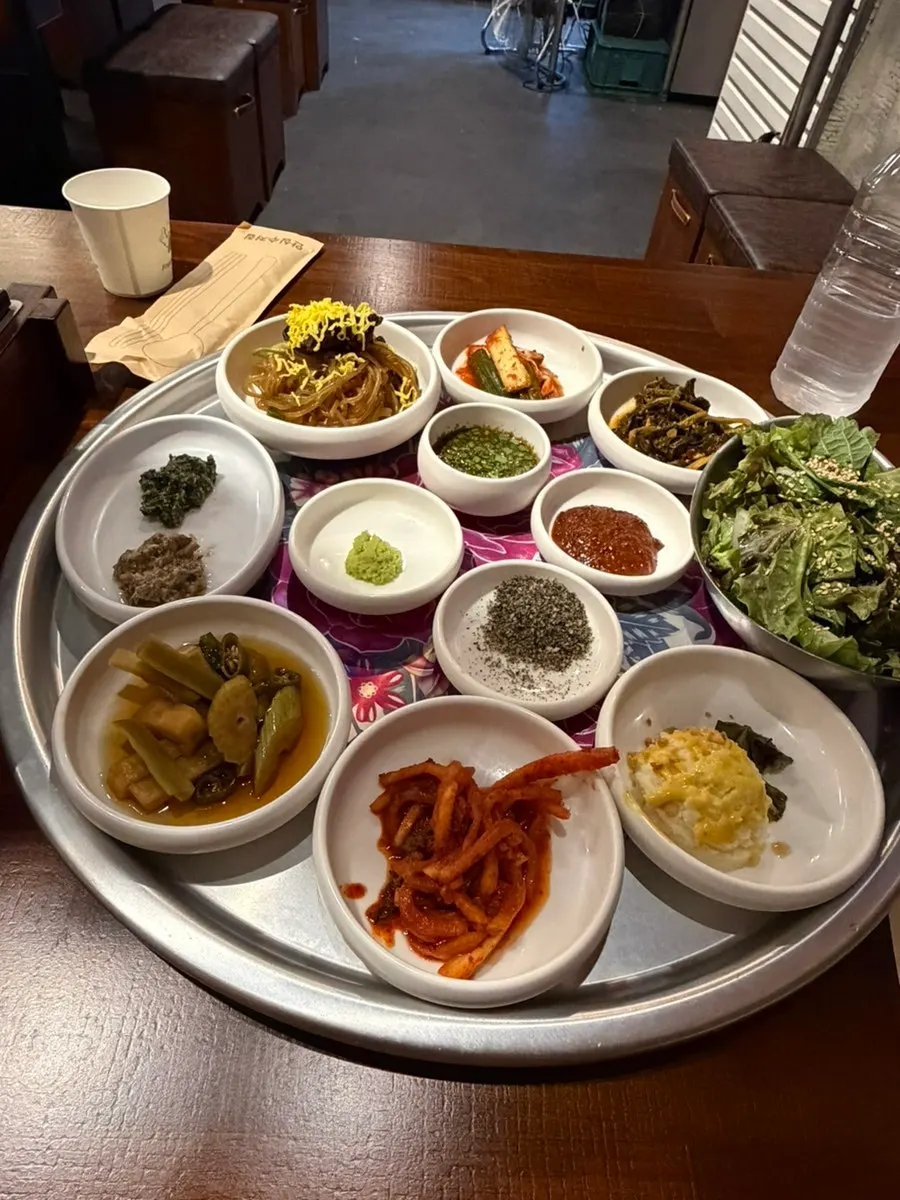 짚불태백 기본찬 한상 차림