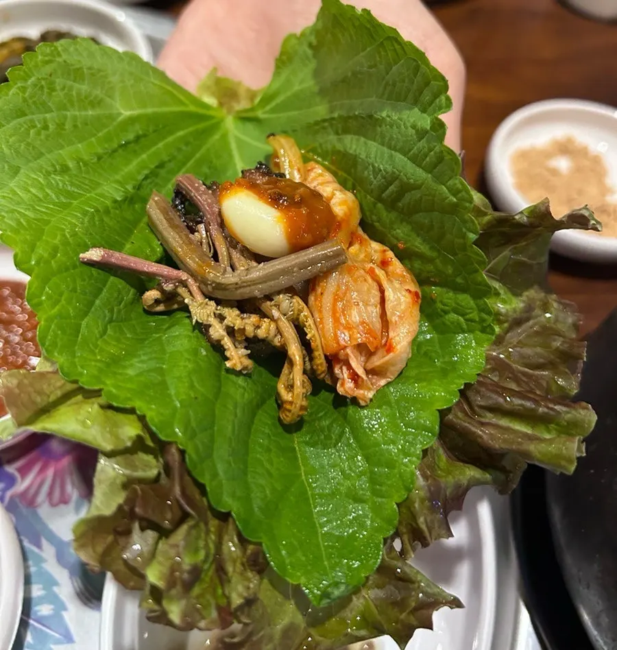Lettuce wrap with meat and Taebaek kimchi