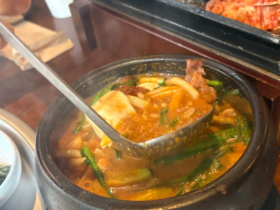 A bowl of stew eaten alongside the meat
