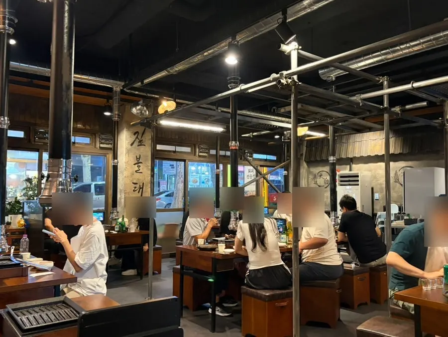 Table seating at Jipbul Taebaek Suwon Ingye Branch