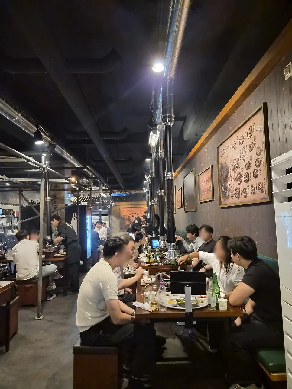 넉넉한 간격의 짚불태백 수원인계점 좌석