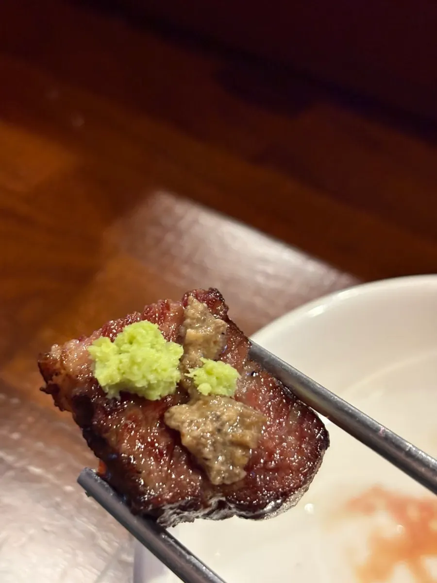 搭配优质牛排骨的各式酱料