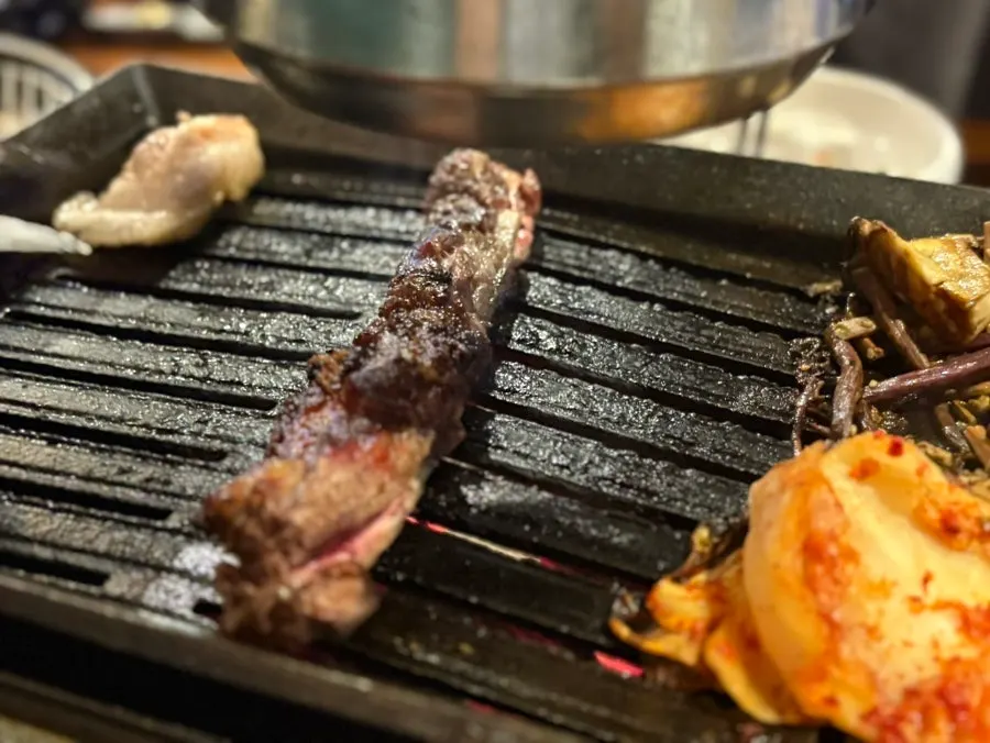 配黑芝麻盐吃的一片肉
