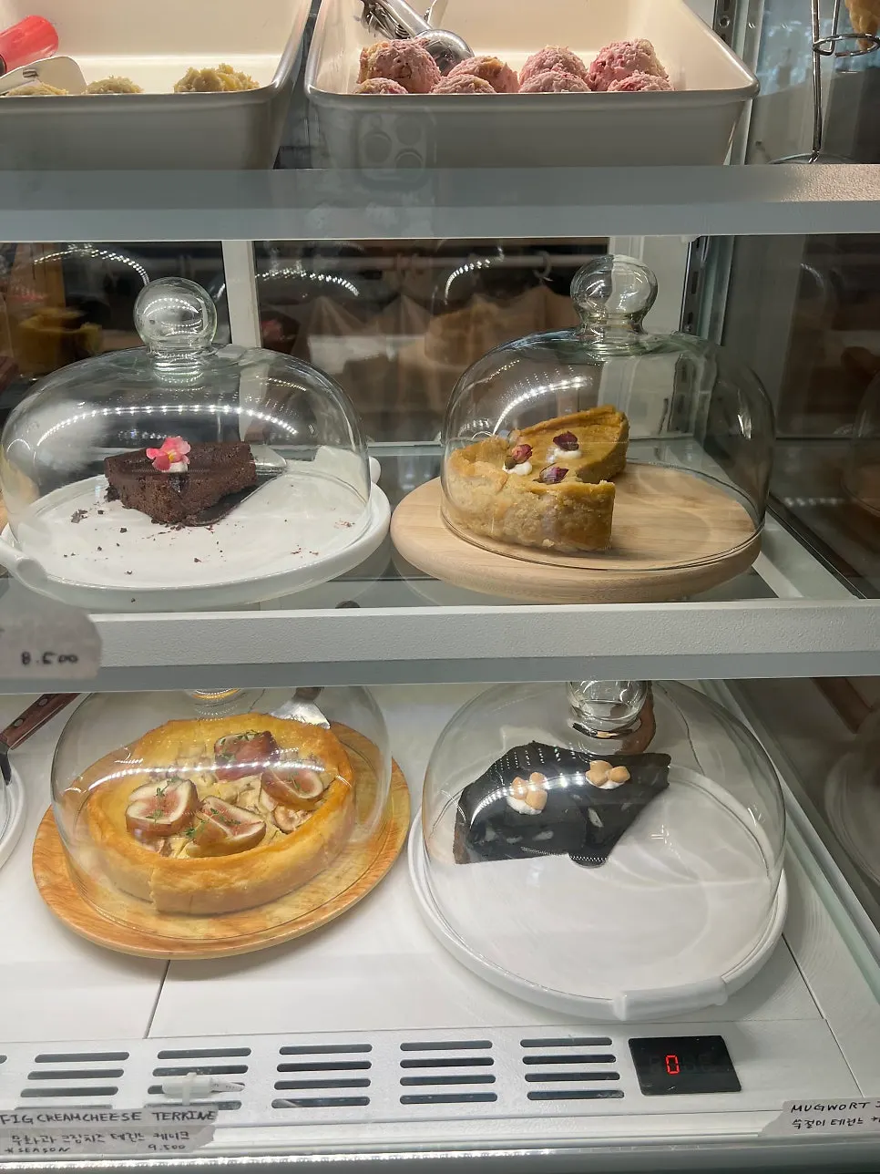 Neatly displayed desserts at Jitheunsan
