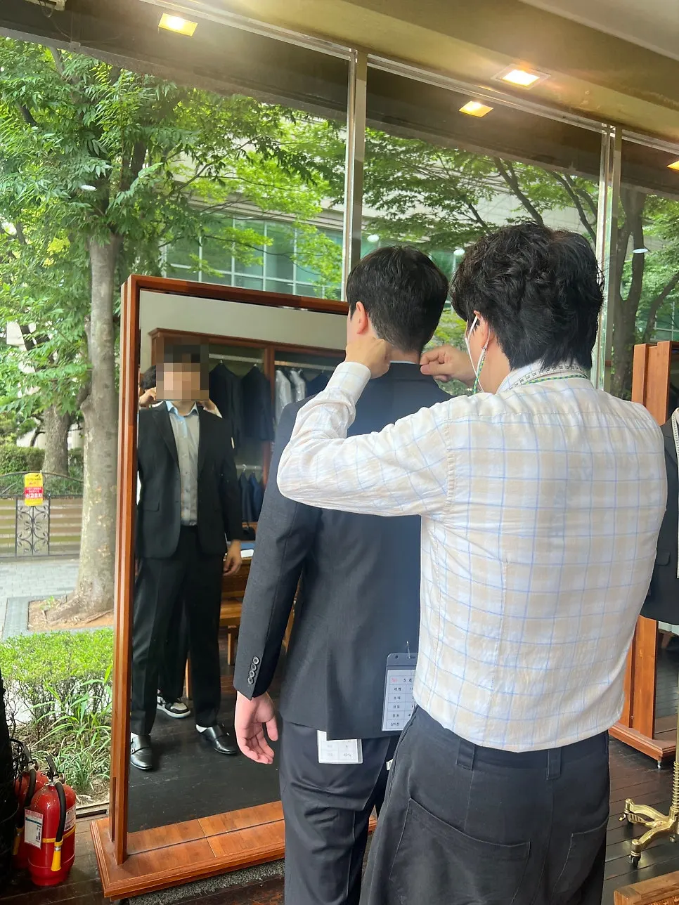 Measuring the shoulder and sleeve for the upper body