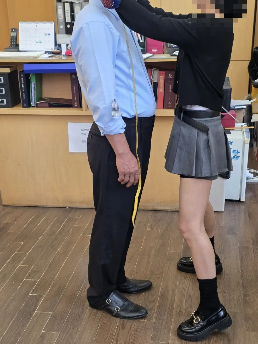 Measuring the father's body shape