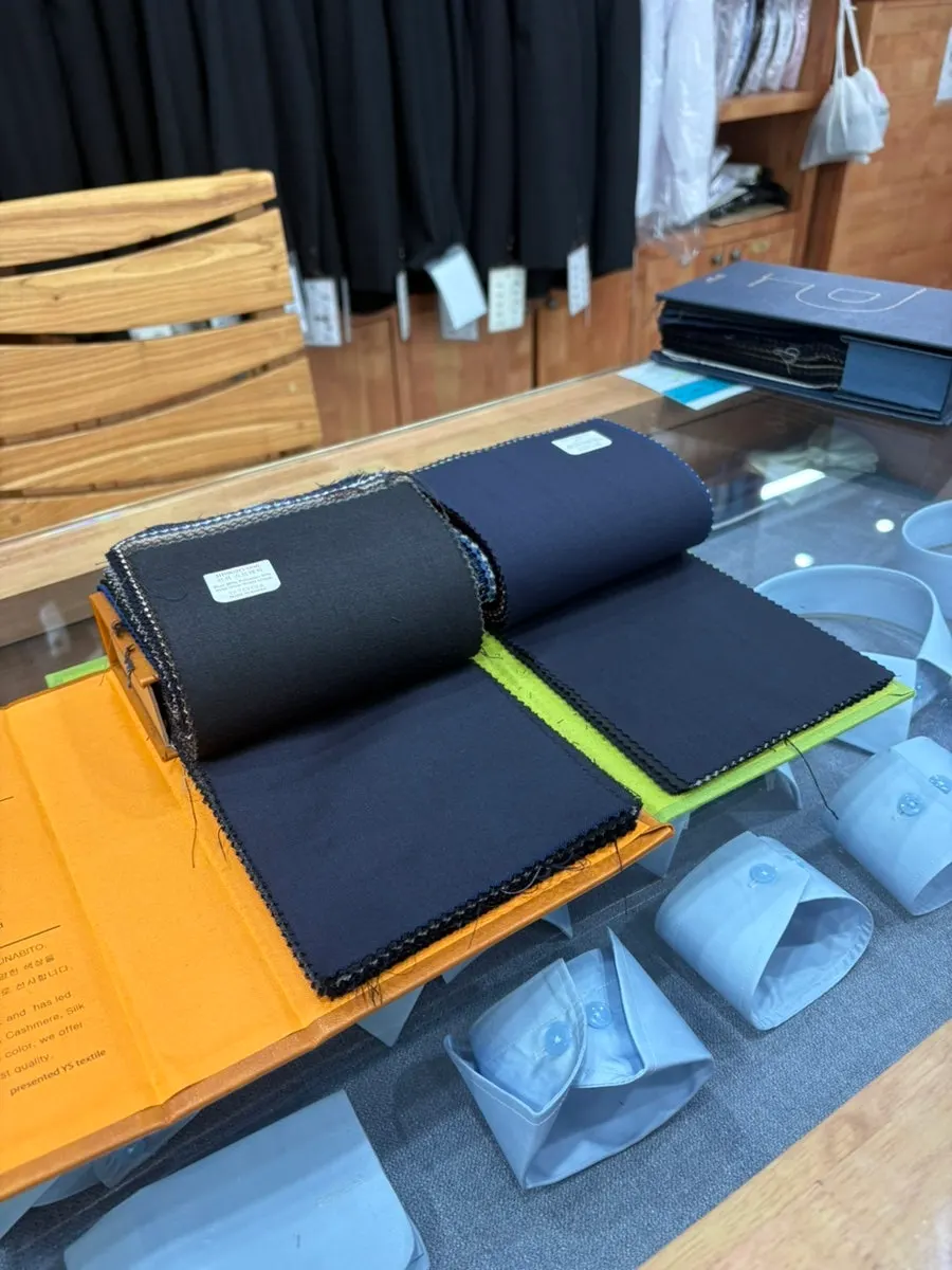 Custom suit fabric swatch book