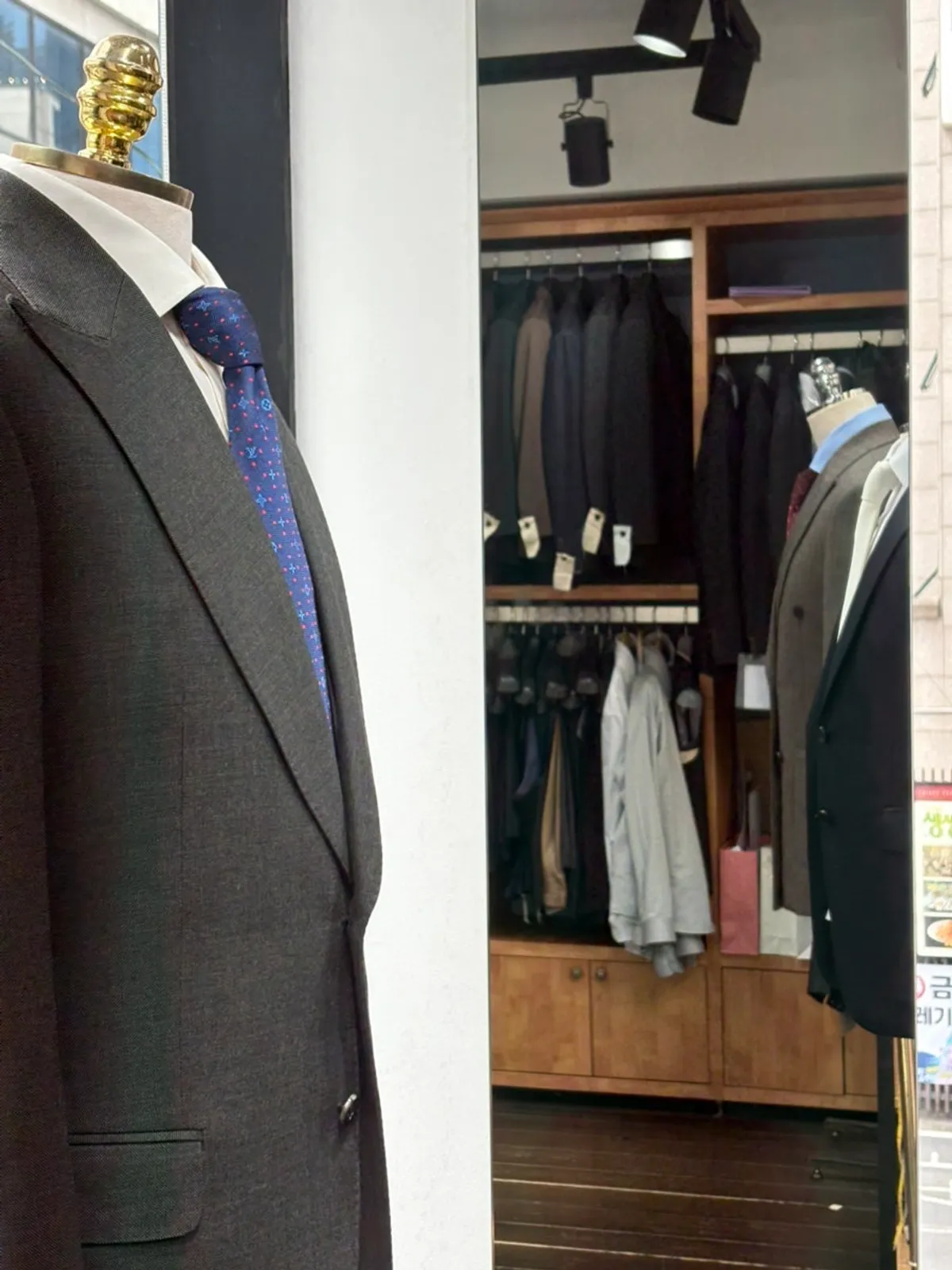 Wrapping up the custom suit consultation at JJ Republic Sinsa Main Store