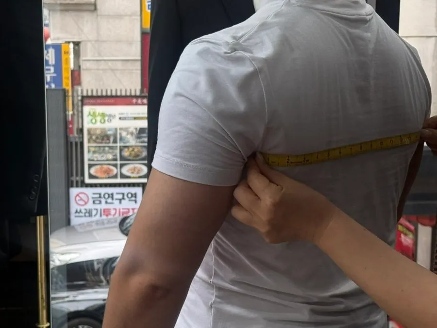 맞춤정장 사이즈 측정 준비 모습