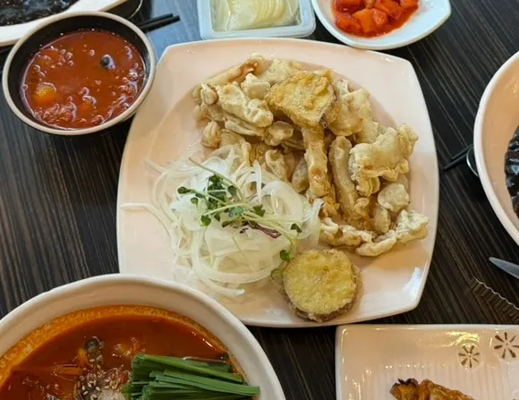 소스를 따로 낸 지존탕수육