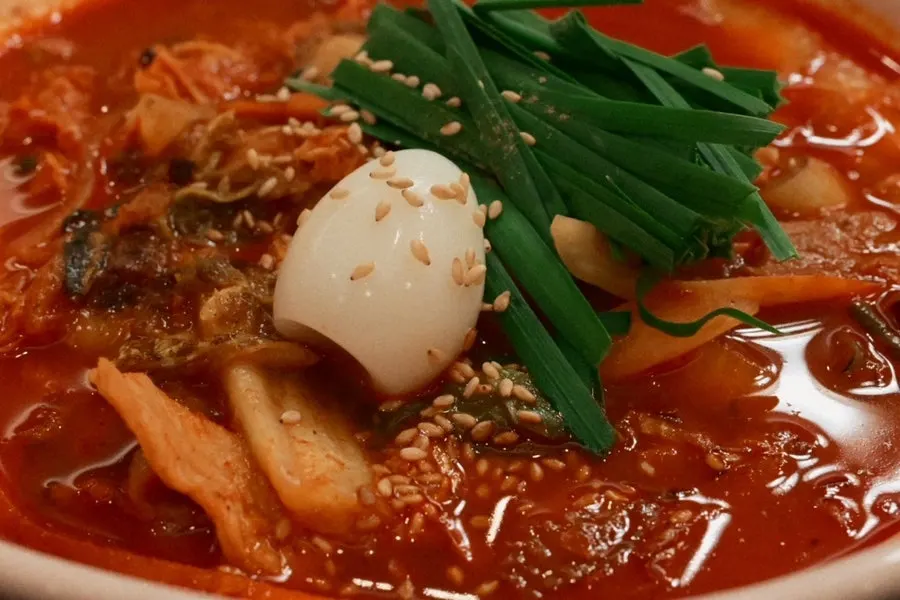 부추가 올라간 지존짬뽕 클로즈업