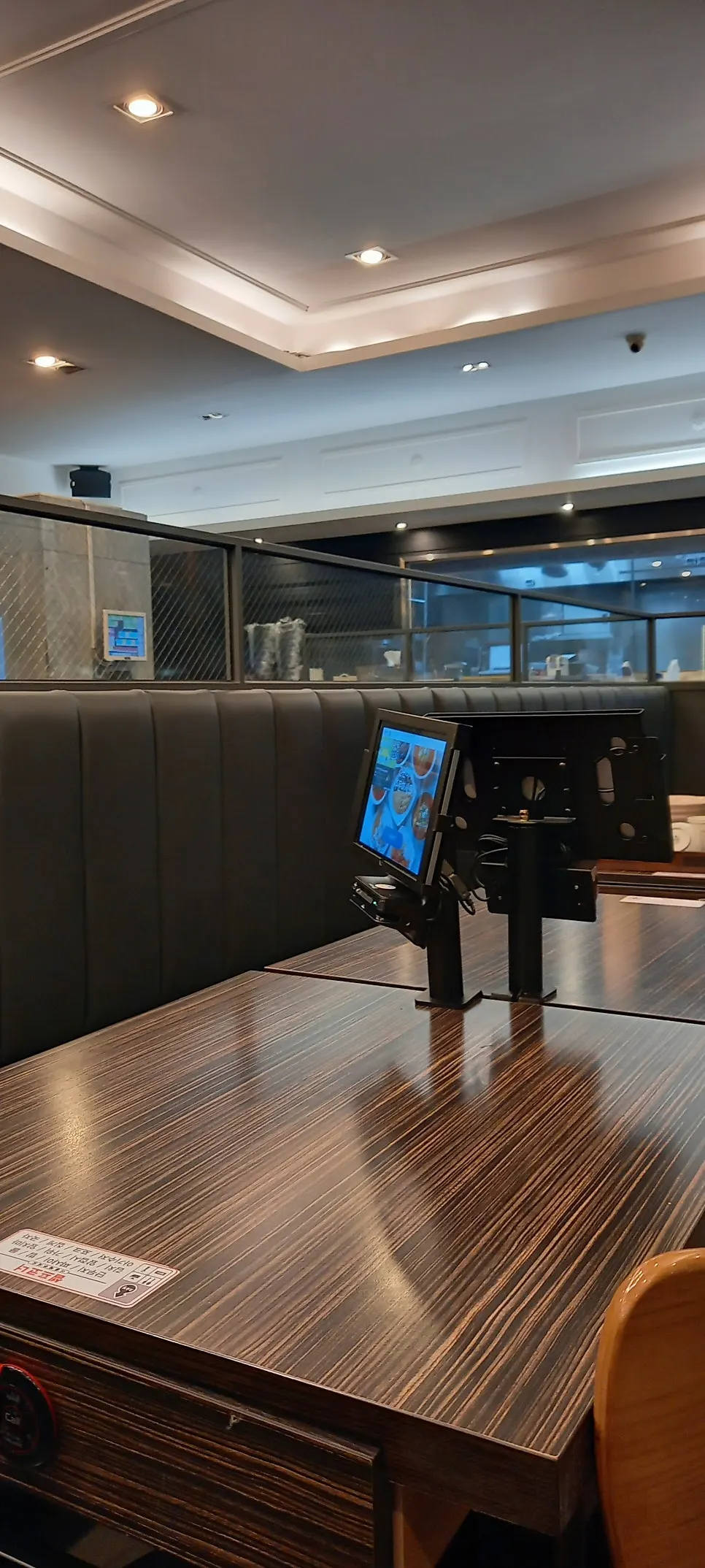 Drink corner at the self-serve bar with coffee and tea options