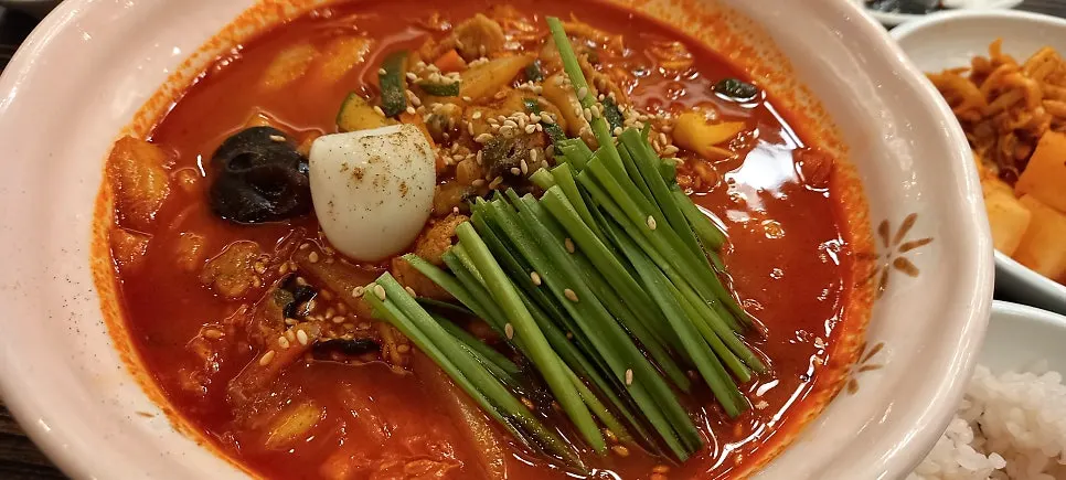 Jijon jjamppong with rice from the self-serve bar