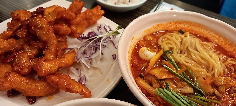 Wrapping up dinner at Jjamppong Jijon Yeoksam Branch