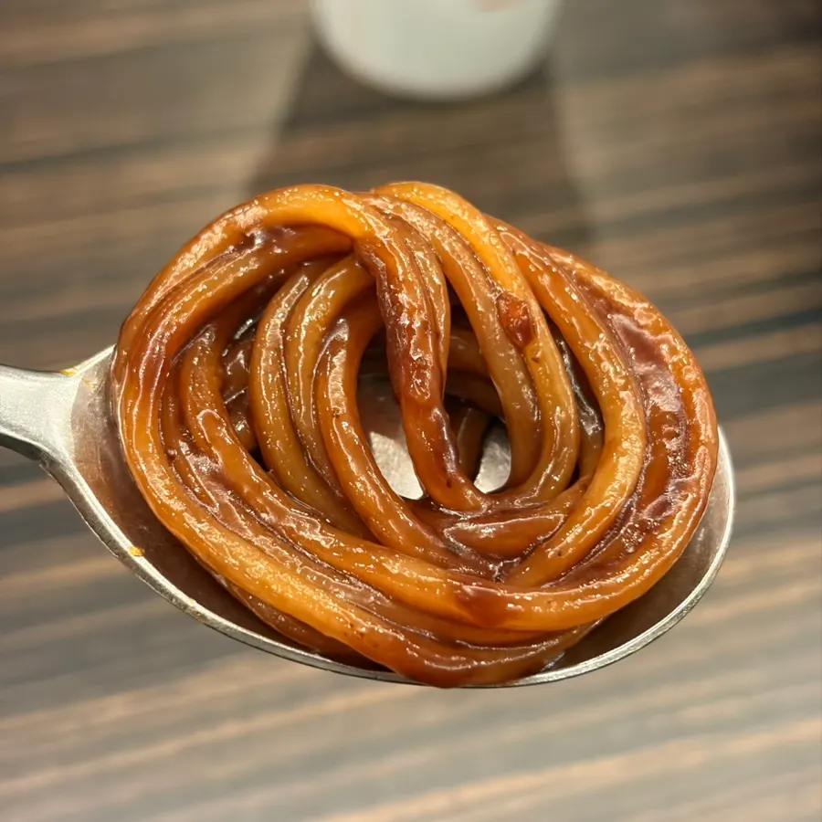 Close-up of the thin wheat noodles in the jjajangmyeon