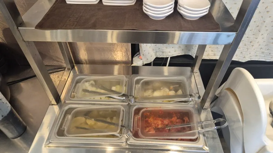 Table with ordered tangsuyuk and menbosha
