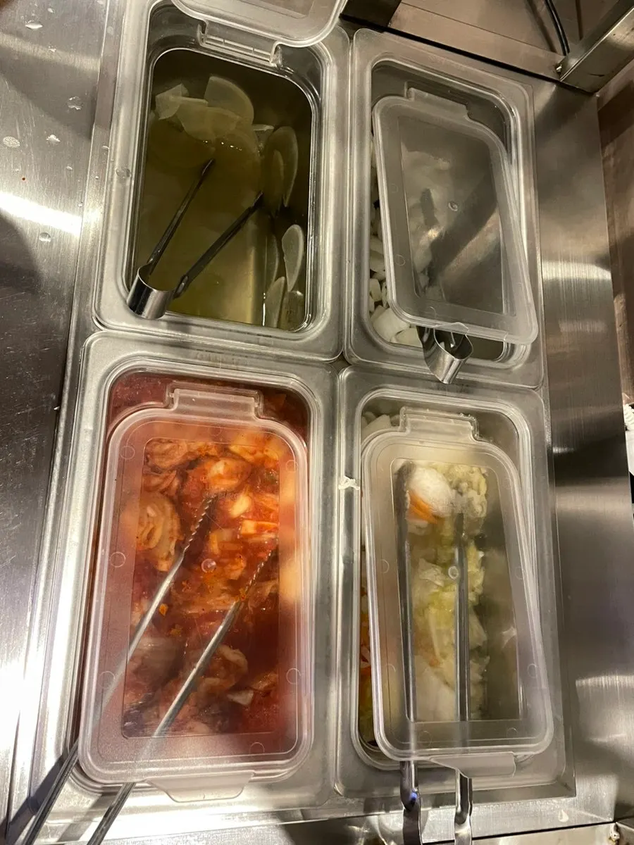 깔끔하게 정리된 중식당 내부