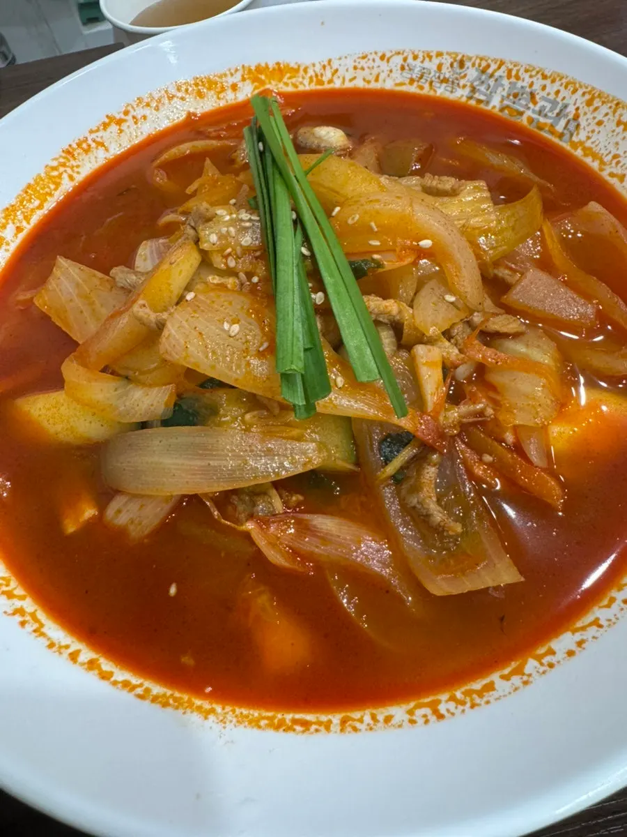 Original jjamppong loaded with seafood and vegetables