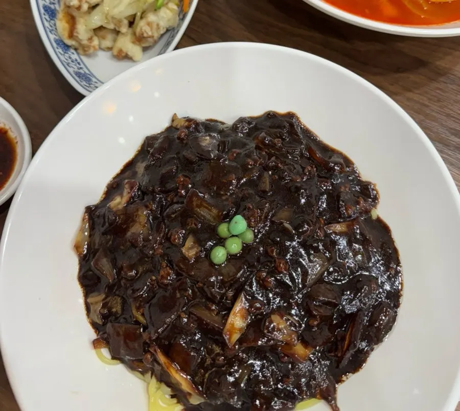 Jjajangmyeon with glossy jjajang sauce