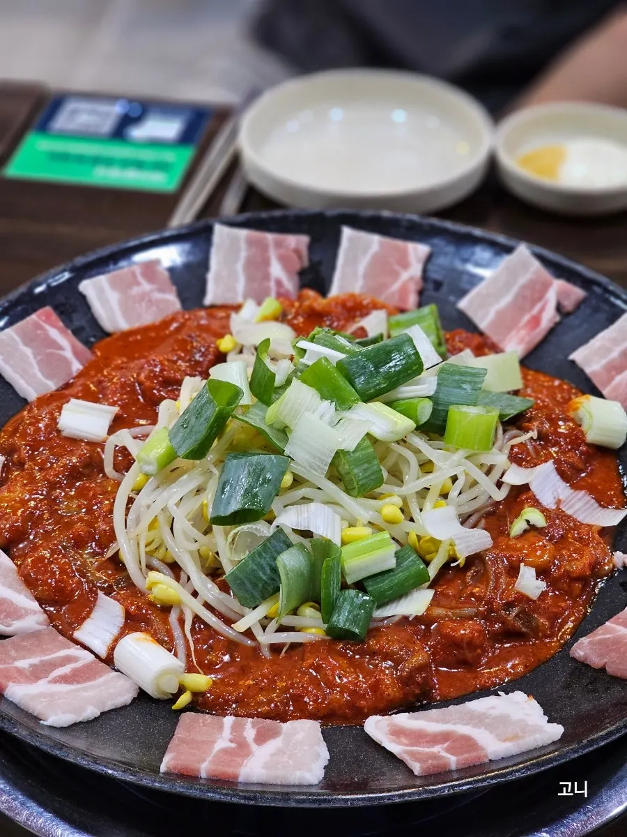 Seasoned octopus on the hot plate