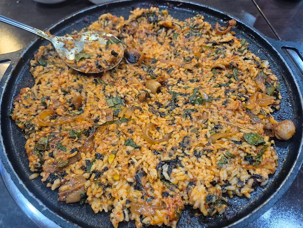 남은 쭈꾸미로 볶아낸 치즈볶음밥