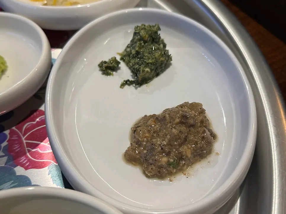 불판에서 익어가는 우대갈비