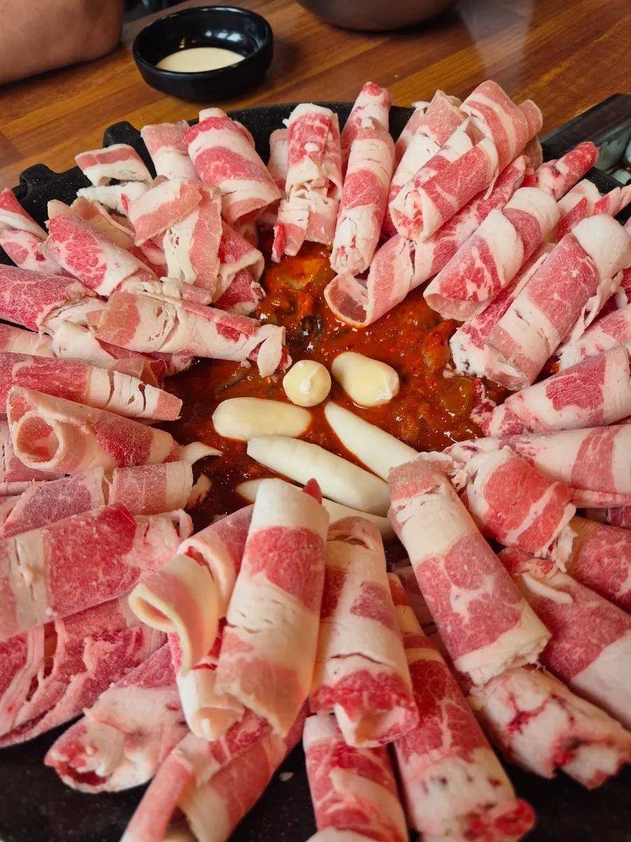 보통맛 쭈우삼 볶는 모습