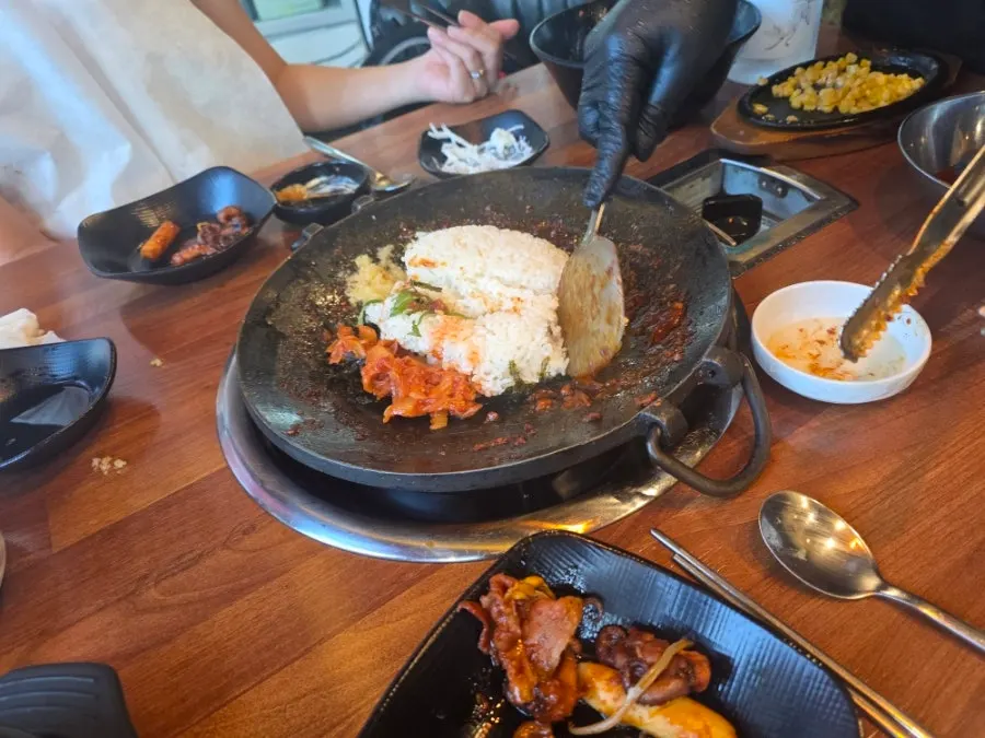 거의 다 먹은 철판 쭈삼겹