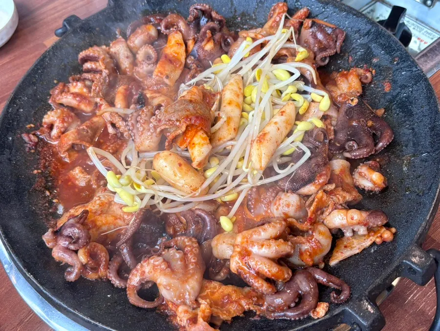 천사채 곁들인 쭈꾸미 한 입