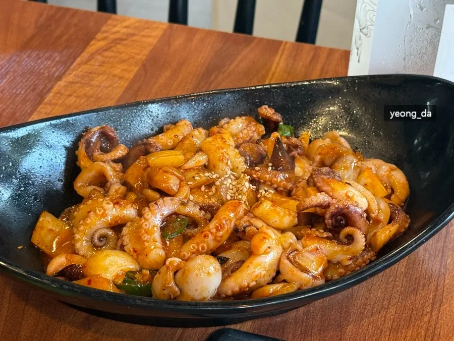 깻잎에 싸 먹는 쭈꾸미