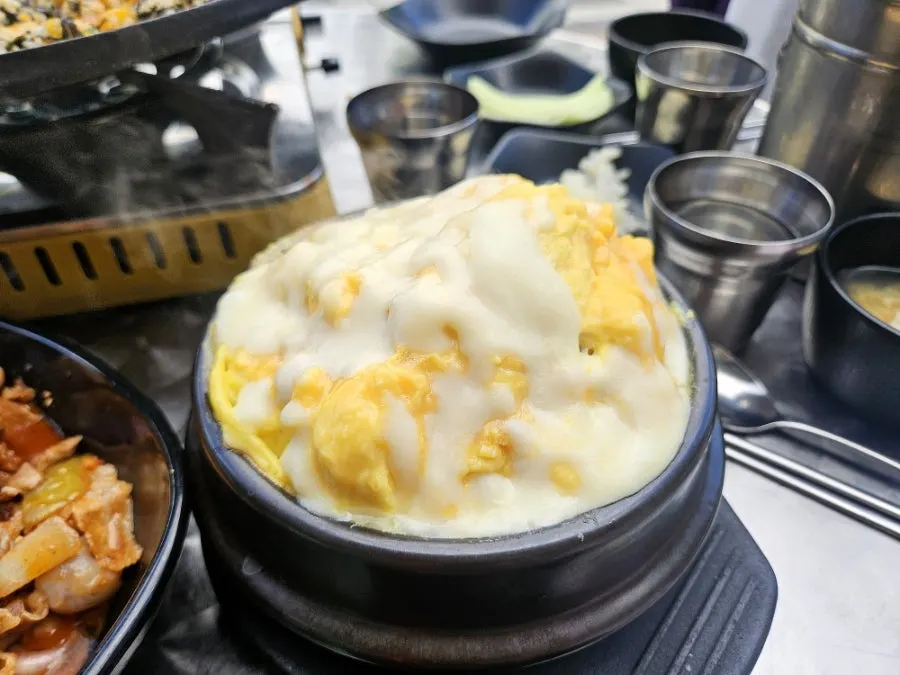 Stretchy cheese egg custard