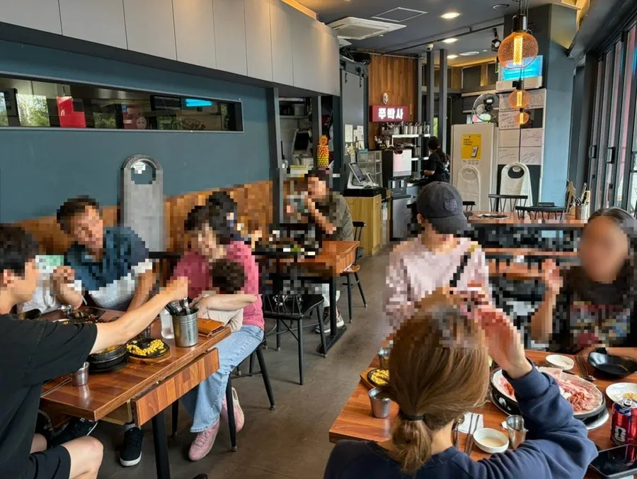 주말 점심 북적이는 쭈박사 마곡점 매장 내부