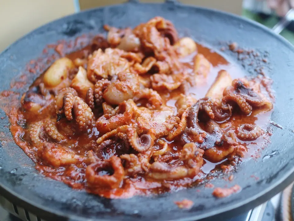 콩나물과 떡이 들어간 쭈삼 철판