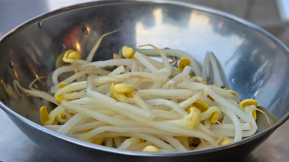 뚝배기에 담긴 게살 계란찜