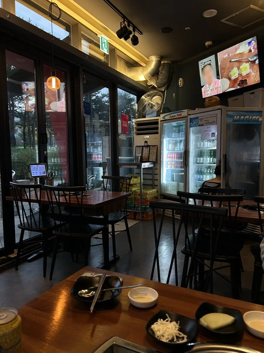 비 오는 날 쭈박사 마곡점 입구 풍경