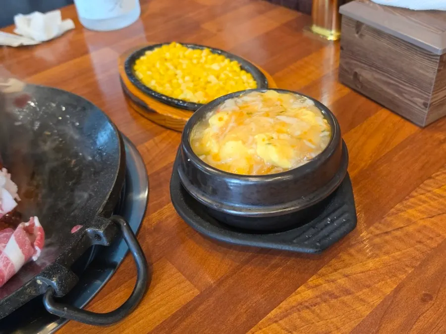 세트 서비스 메뉴로 고른 게살 계란찜