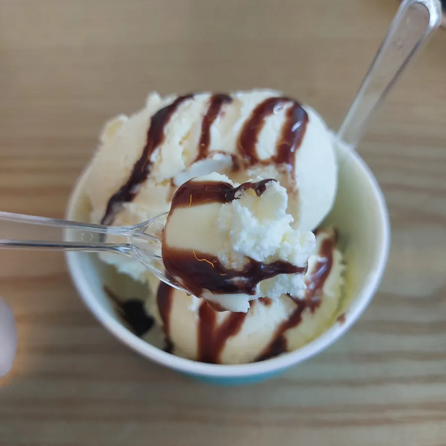 Free post-meal ice cream served at the table