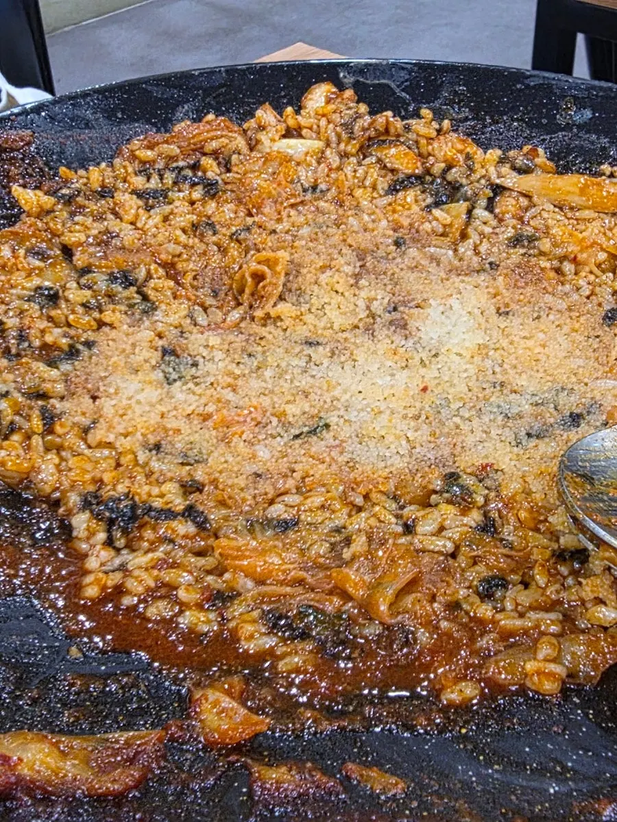 Jjukkumi Sinnara's flying fish roe fried rice